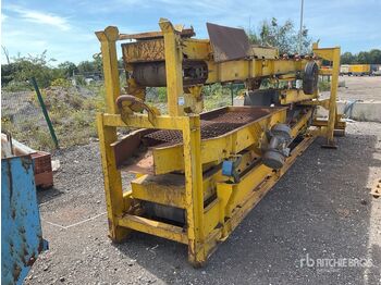  2007 Rubble Master CS2500 Skid-Mounted Screen - Screener