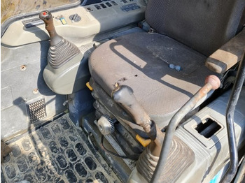  KOMATSU PC600 (PALANCA DE MANDO) - Cab and interior