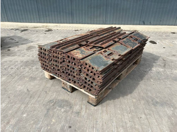 Komatsu PC150 / PC160 / PC180 / PC210 / PC240 Shoes - Frame/ Chassis
