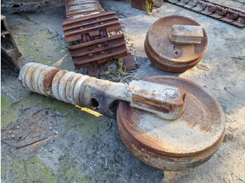  KOMATSU PC600 (RUEDA GUÍA Y MUELLE TENSOR) - Undercarriage parts