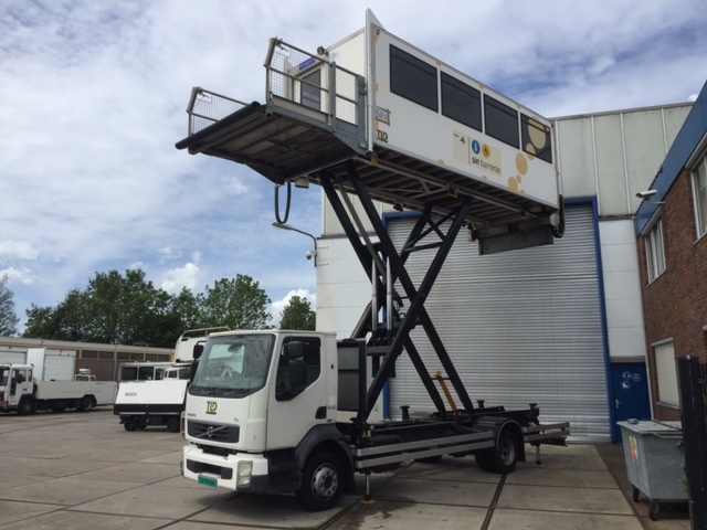 AeroGSE B.V. - Ground support equipment - Year: 2002 undefined: picture 1