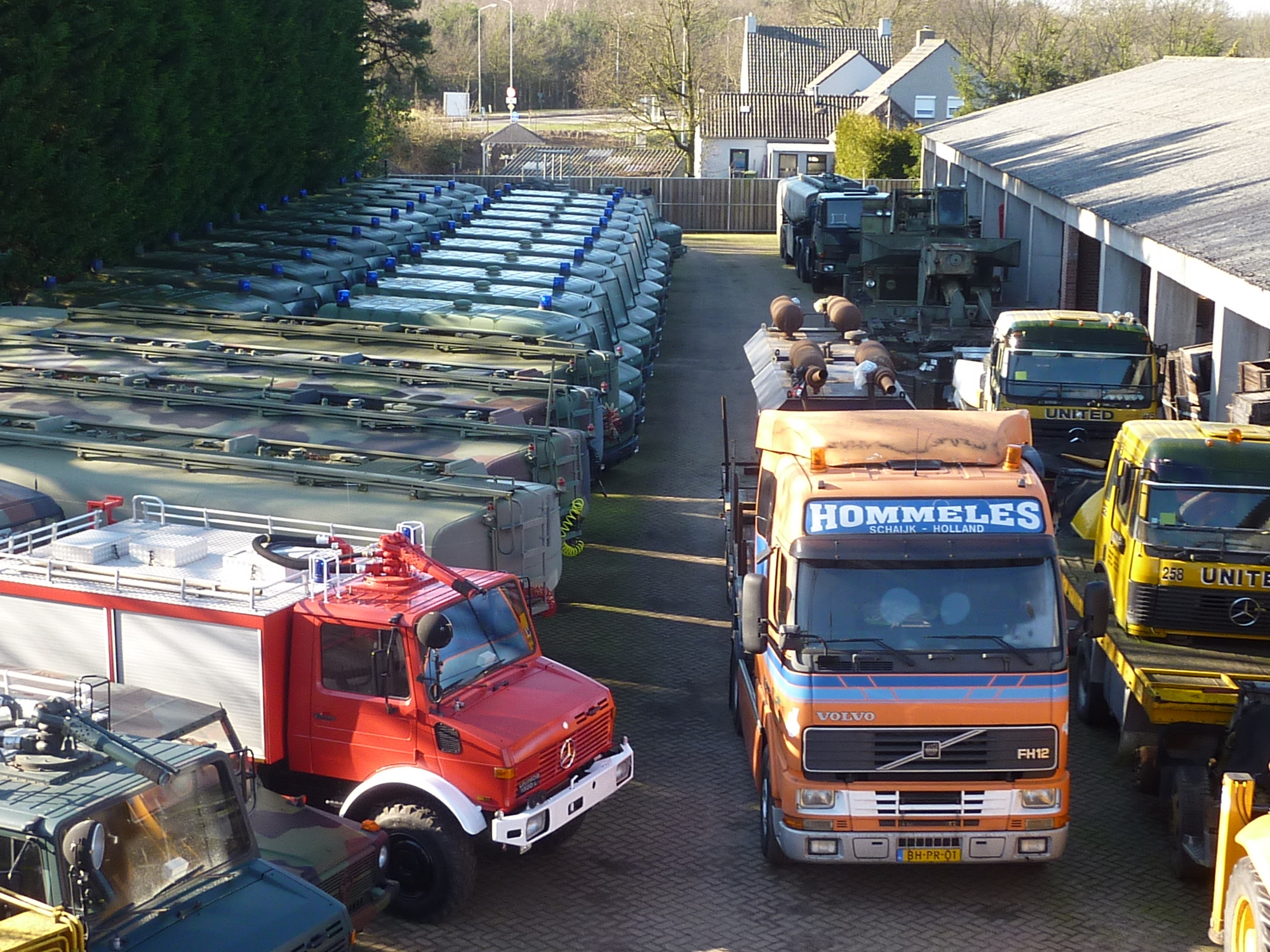 A.M. Hommeles B.V. - Trucks MAN F2000 undefined: picture 3