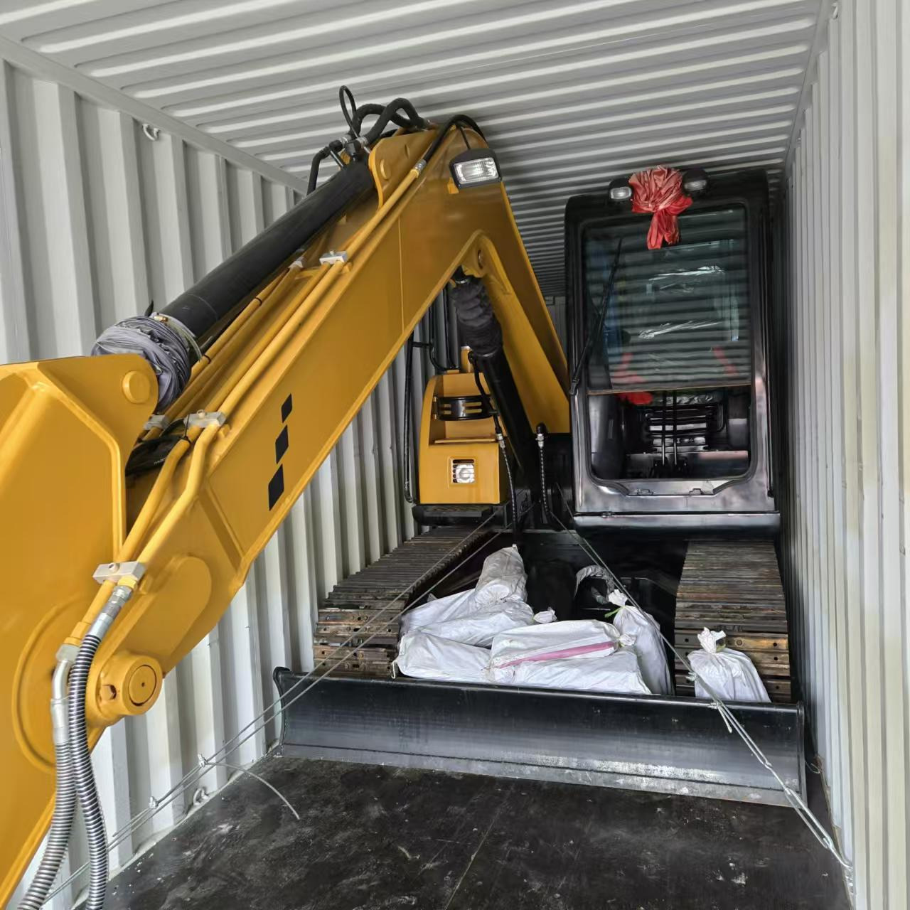 Toaks International Trading Company - Construction machinery CATERPILLAR 140K undefined: picture 16