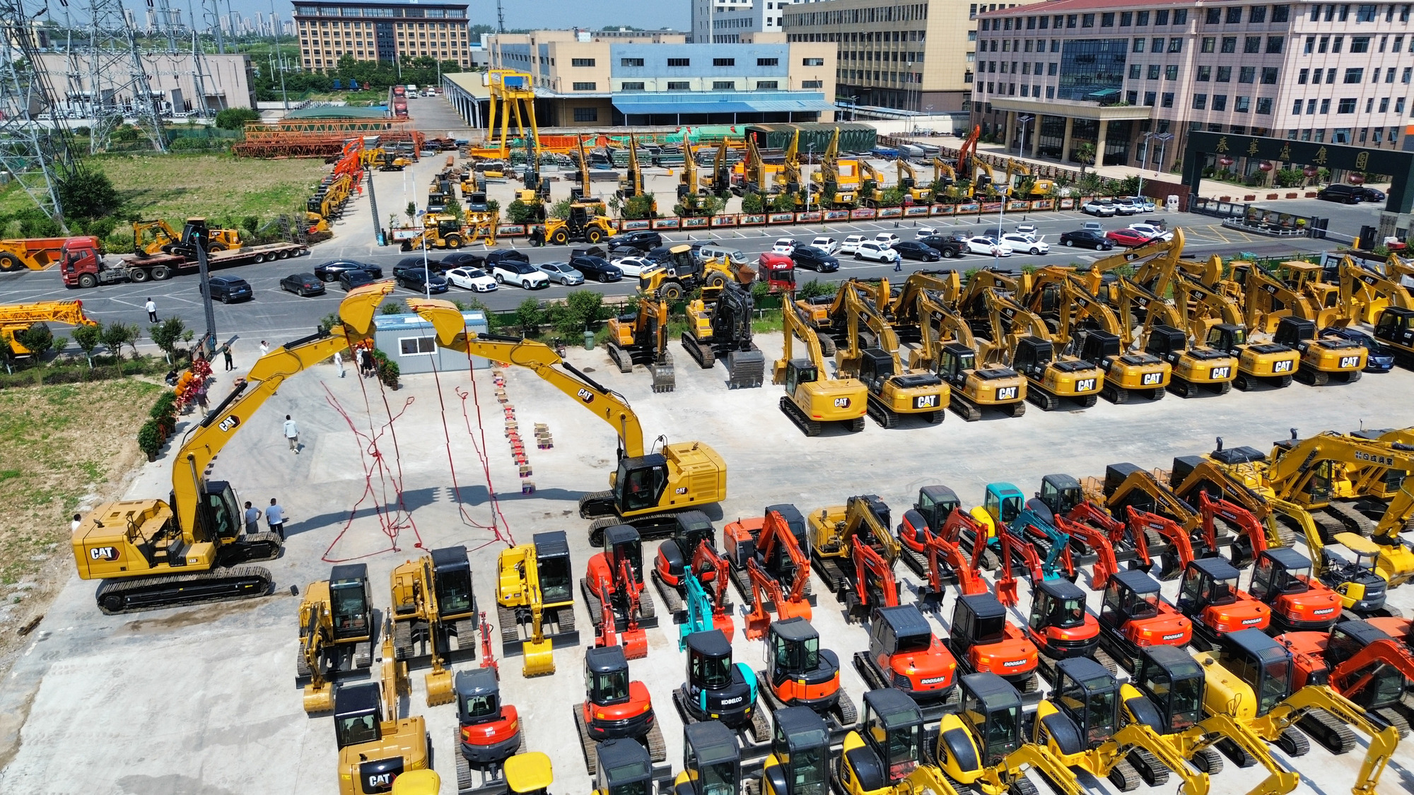 Toaks International Trading Company - Construction machinery CATERPILLAR 140K undefined: picture 1