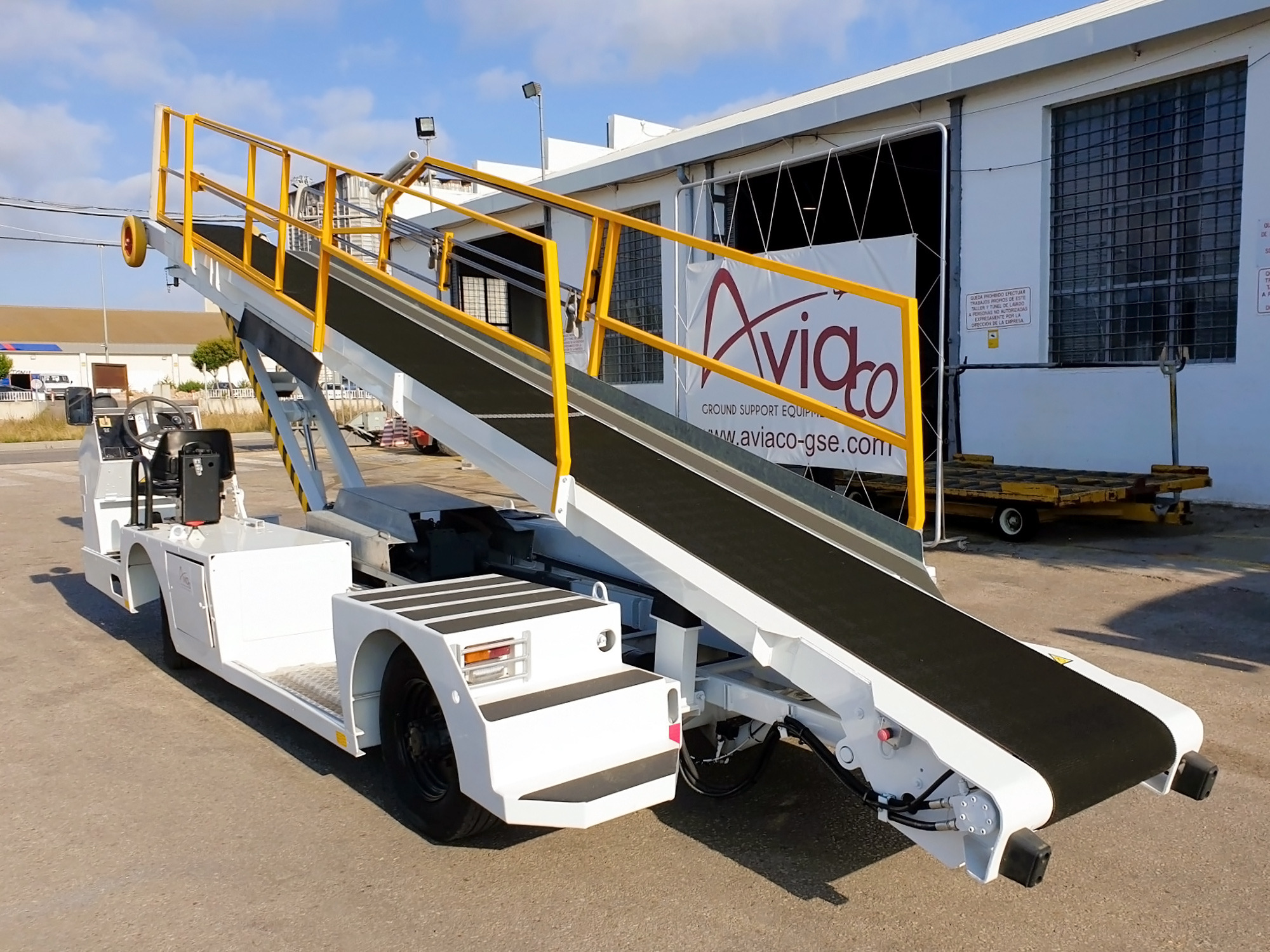 AVIACO GSE - Material handling equipment - rent undefined: picture 2