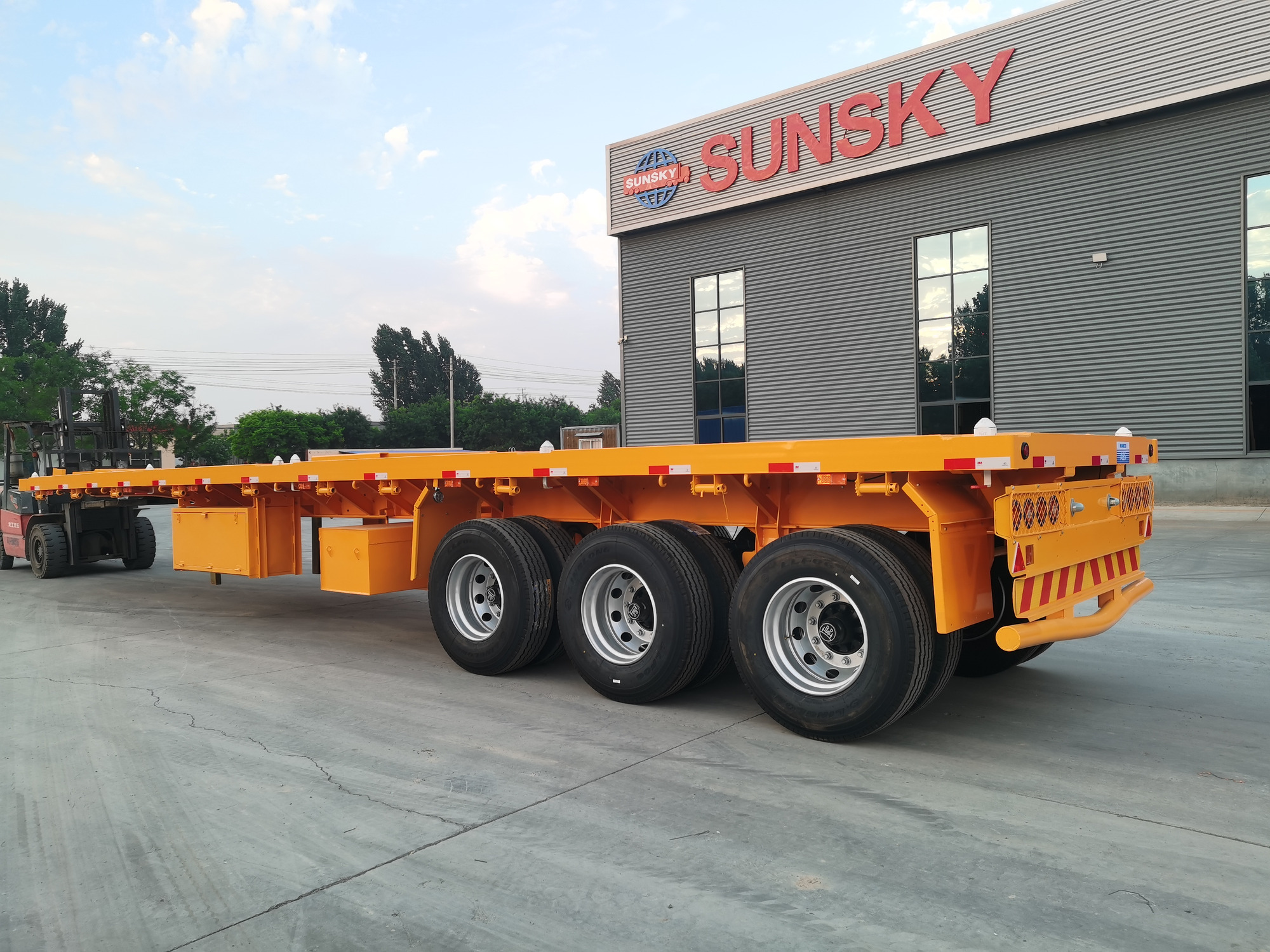 Xiamen Sunsky Vehicle Co.,Ltd - Trucks SINOTRUK - Euro 2, right hand drive undefined: picture 4