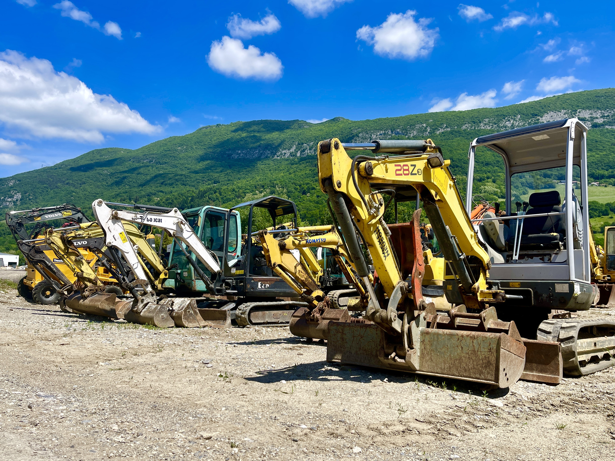 DB EQUIPMENT - Trucks RENAULT Kerax - 8x4, air conditioner undefined: picture 4