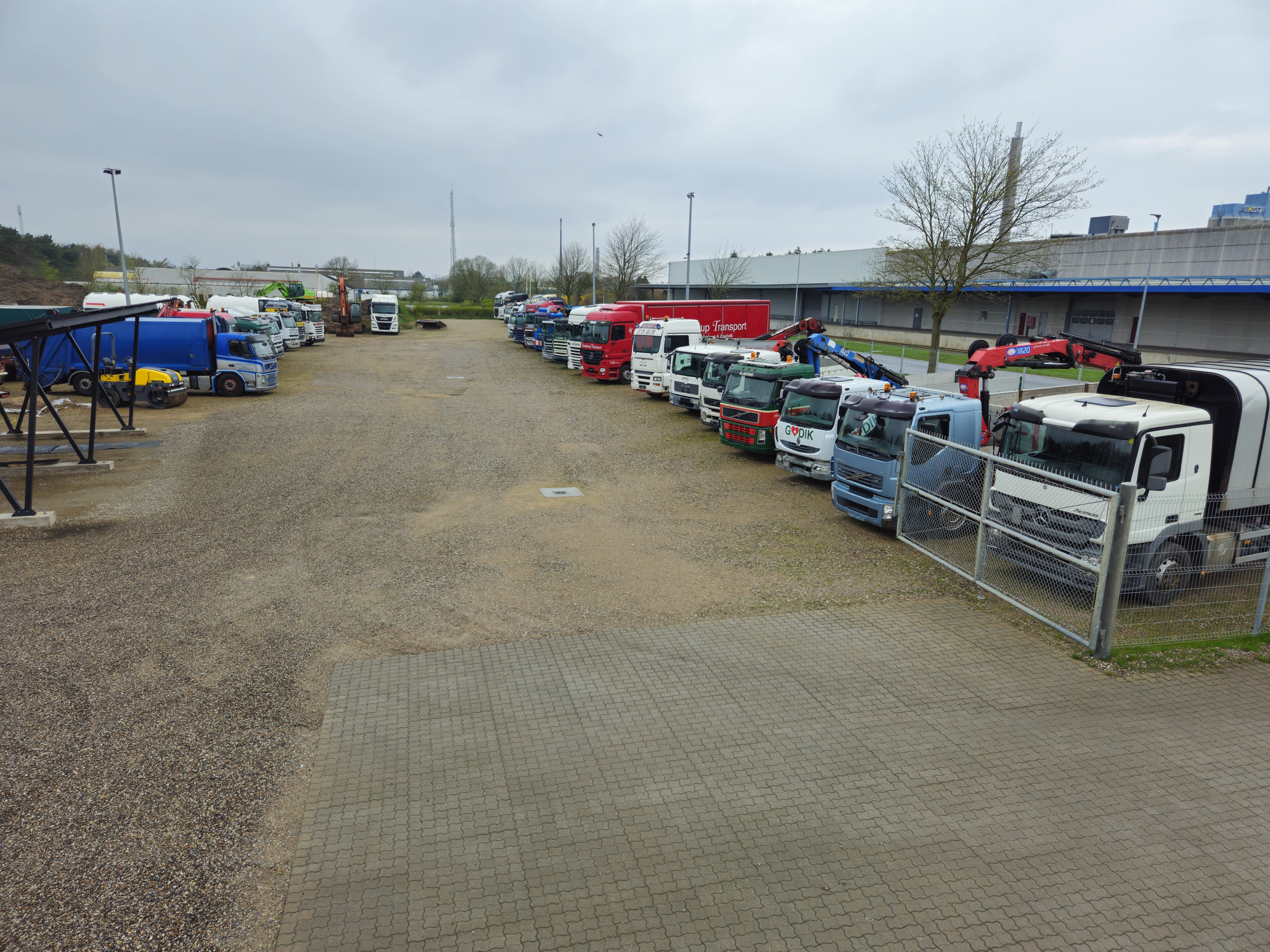 Wolther Trucks and Trading ApS - Trucks RENAULT undefined: picture 2
