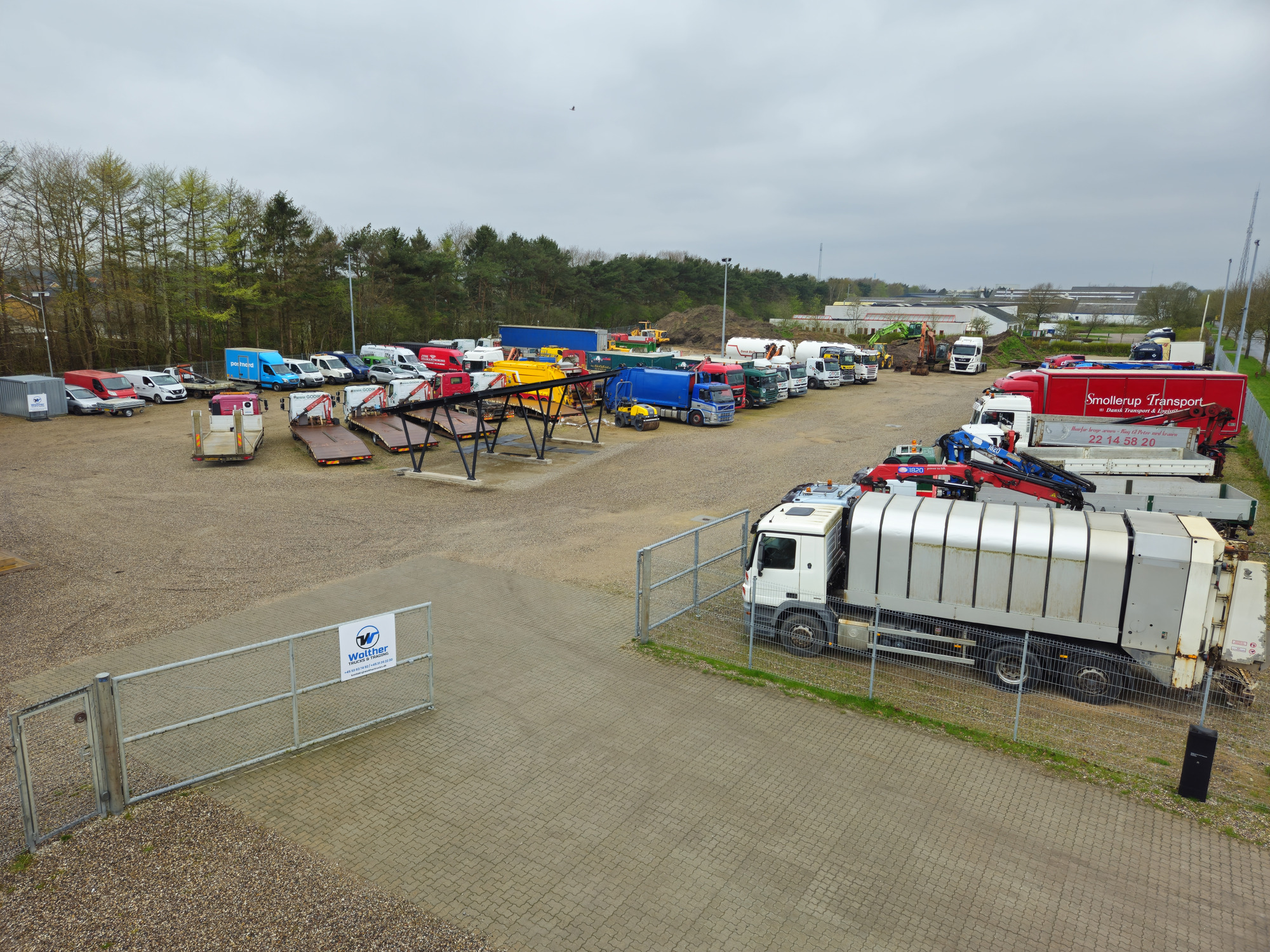 Wolther Trucks and Trading ApS - Trucks RENAULT undefined: picture 1