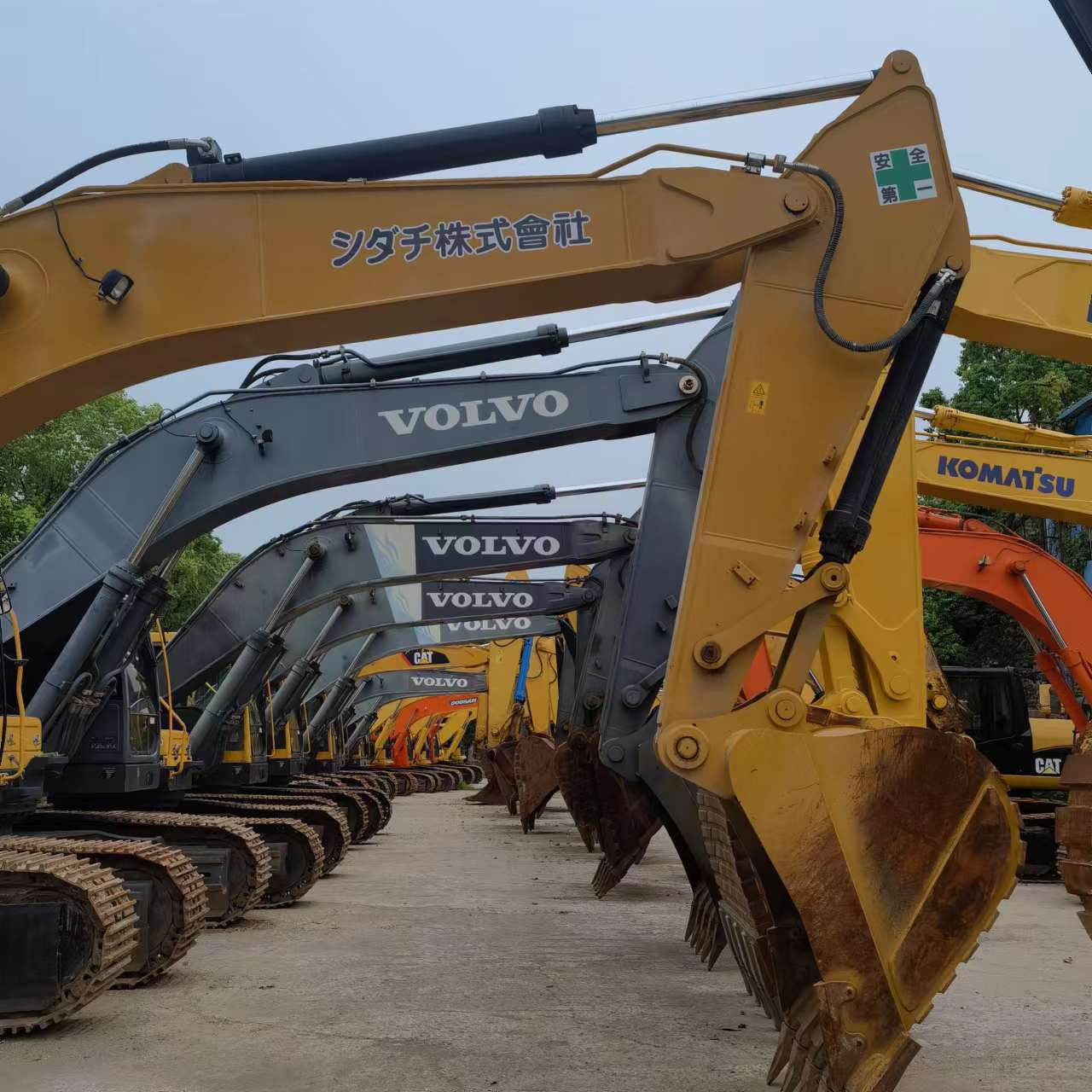 Qingdao Higher Weight Trade Co. LTD - Trucks DONGFENG - new, right hand drive undefined: picture 7