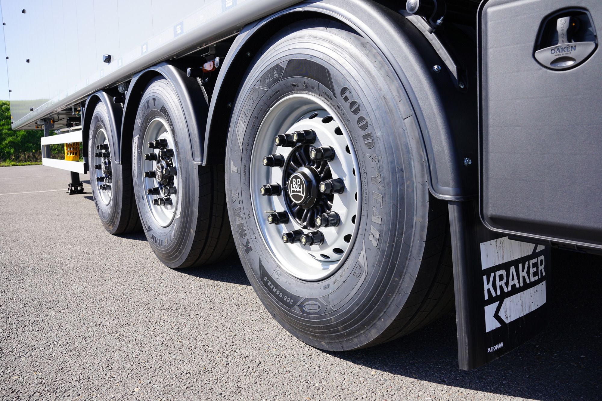 Smart Trailer Solutions B.V. - Semi-trailers undefined: picture 3