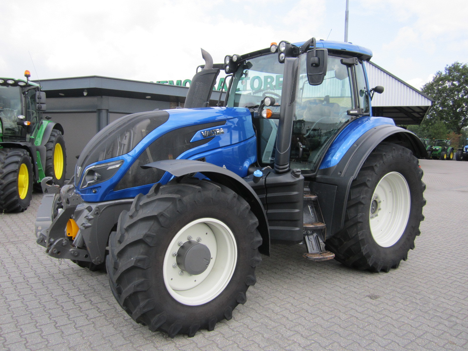 Vemo Tractoren BV - vehicles for sale undefined: picture 19