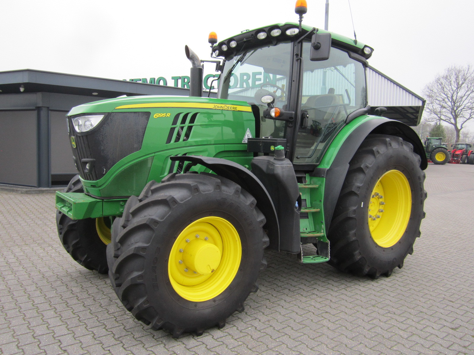 Vemo Tractoren BV - vehicles for sale undefined: picture 8