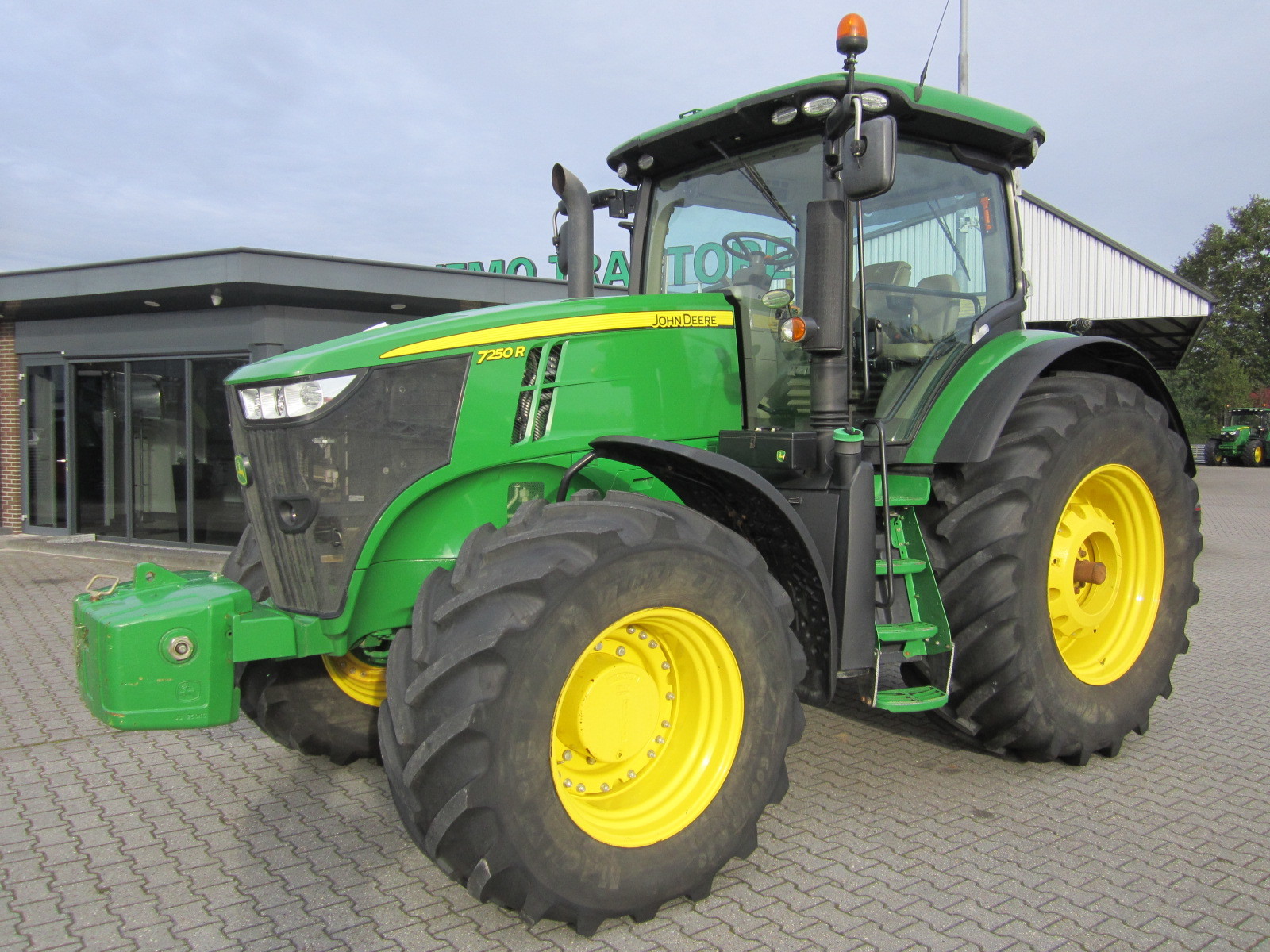 Vemo Tractoren BV - vehicles for sale undefined: picture 1