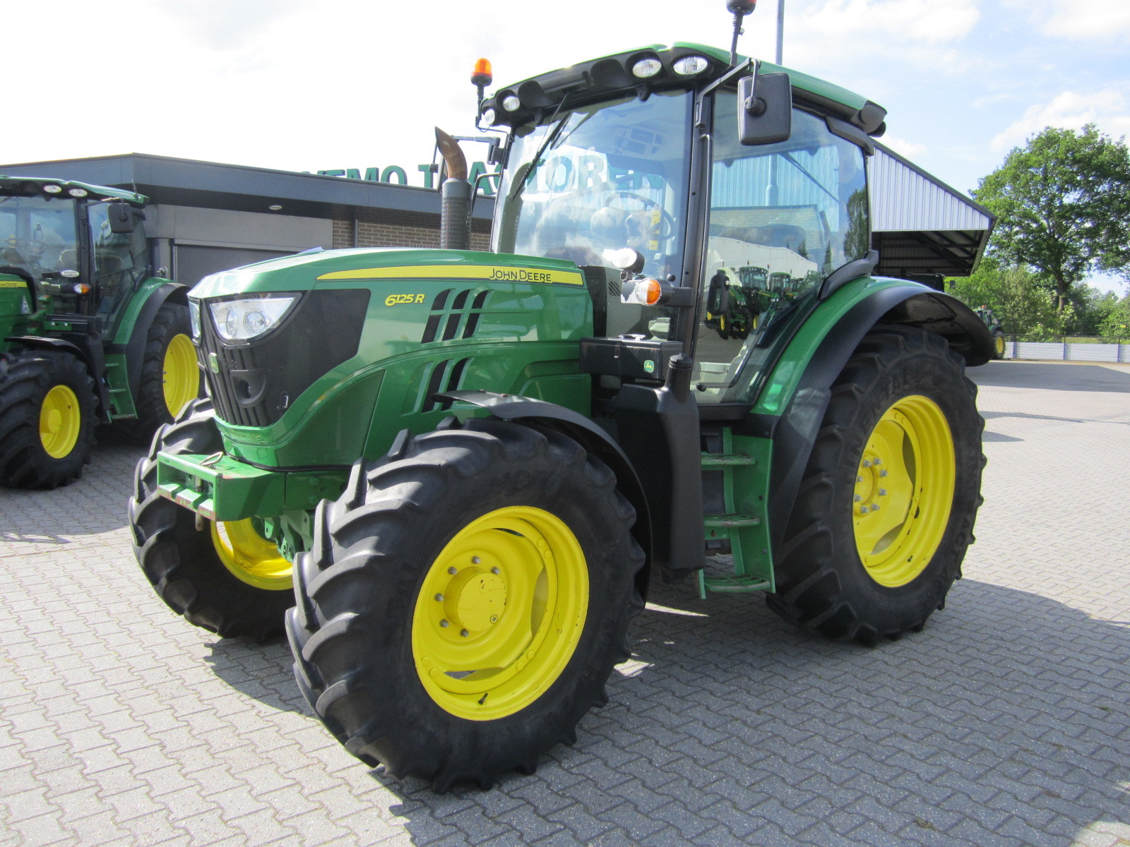 Vemo Tractoren BV - vehicles for sale undefined: picture 13