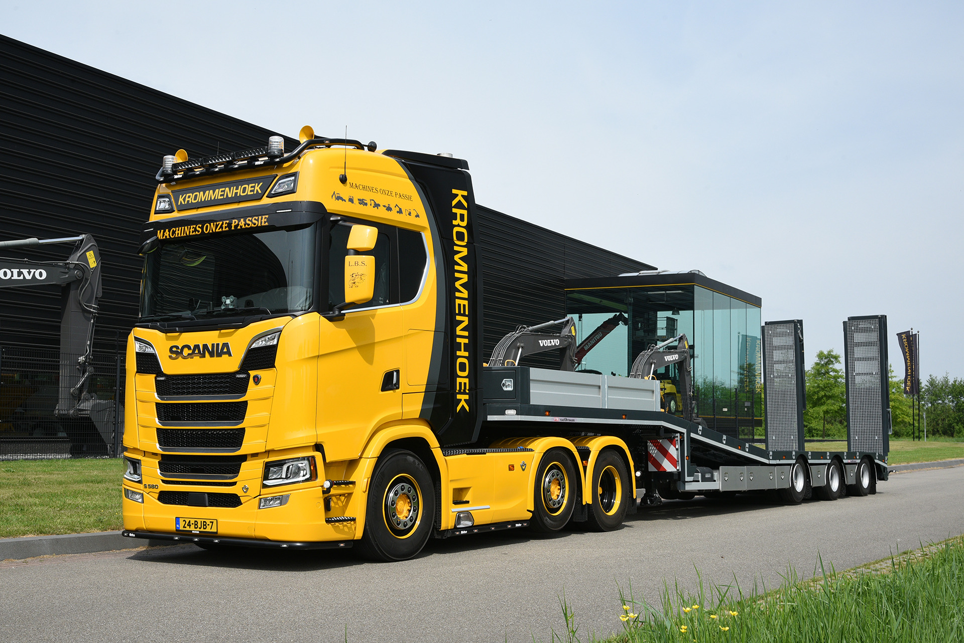 Handelsonderneming Krommenhoek BV - Construction machinery undefined: picture 1