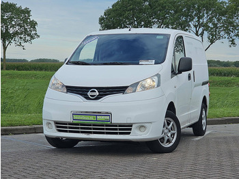 Small van NISSAN NV200