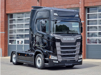 Tractor unit SCANIA S 500