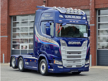 Tractor unit SCANIA S 770