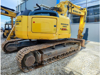 Crawler excavator New Holland E235B SR-2: picture 4