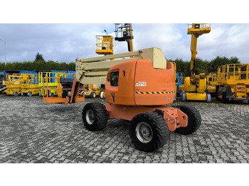 Articulated boom JLG