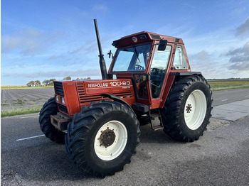 Farm tractor NEW HOLLAND
