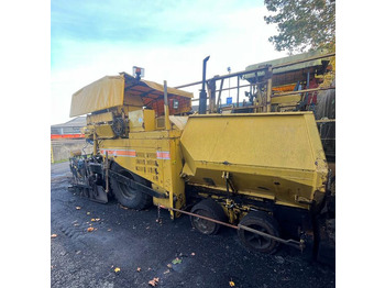 Asphalt paver CATERPILLAR