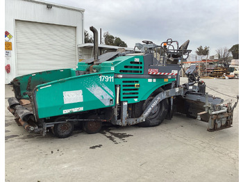 Asphalt paver VÖGELE