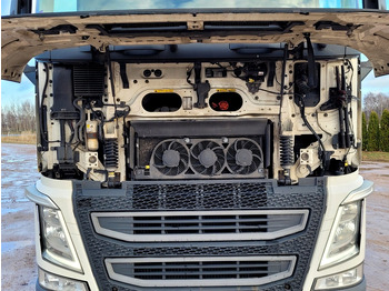 Tractor unit Volvo FH460 + refrigerated semi-trailer: picture 5