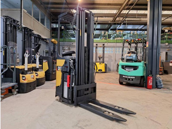 Stacker CATERPILLAR