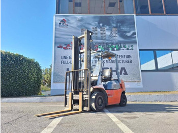 Diesel forklift TOYOTA FDF 25