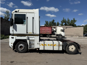 Tractor unit RENAULT Magnum 440