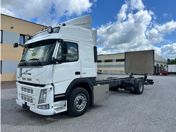 Cab chassis truck VOLVO FM330: picture 2