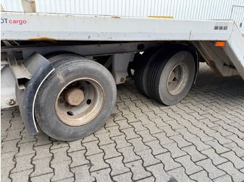 Low loader trailer AT 400 AT 400, Verbr. auf 3m, Radmulden, hydr. Rampen: picture 2 Low loader trailer AT 400 AT 400, Verbr. auf 3m, Radmulden, hydr. Rampen: picture 2
