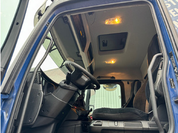Interior photo 1: Crane truck, Dropside/ Flatbed truck Mercedes-Benz Arocs 2642 6x4 Arocs 2642 6x4 mit Heckkran Atlas AK 186.3 V-2