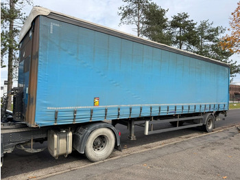 Curtainsider semi-trailer