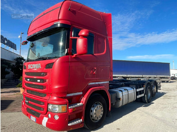 Container transporter/ Swap body truck SCANIA R450: picture 2