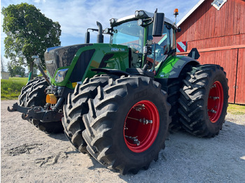 Farm tractor FENDT 828 Vario
