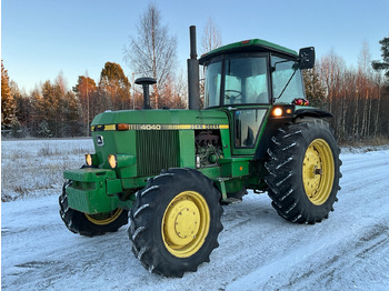 Farm tractor JOHN DEERE 40 Series