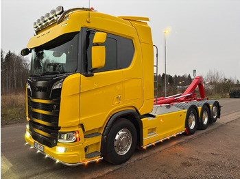 Hook lift truck SCANIA