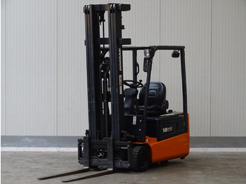 Electric forklift DOOSAN