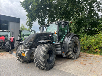 Farm tractor VALTRA T174
