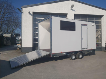 Closed box trailer