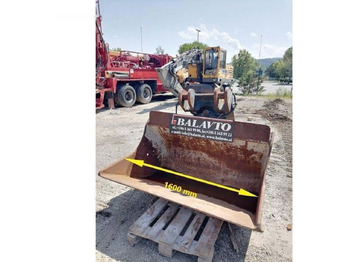 Excavator bucket