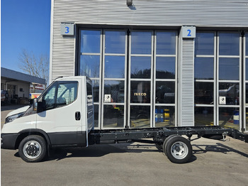 Cab chassis truck IVECO Daily 35C16H3.0: picture 2