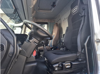 Tipper IVECO Trakker AD410T50: picture 2