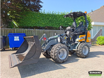 Compact track loader GIANT