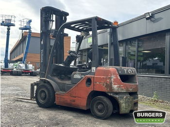 Diesel forklift Toyota 8FDF25: picture 2