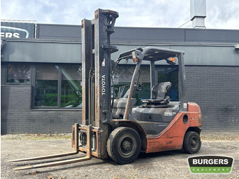 Diesel forklift TOYOTA FDF 25