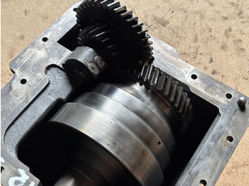 Drive shaft for Agricultural machinery John Deere 6110, 6000, 6010 Przystawka Przedniego Napędu L76149 L101047: picture 2 Drive shaft for Agricultural machinery John Deere 6110, 6000, 6010 Przystawka Przedniego Napędu L76149 L101047: picture 2